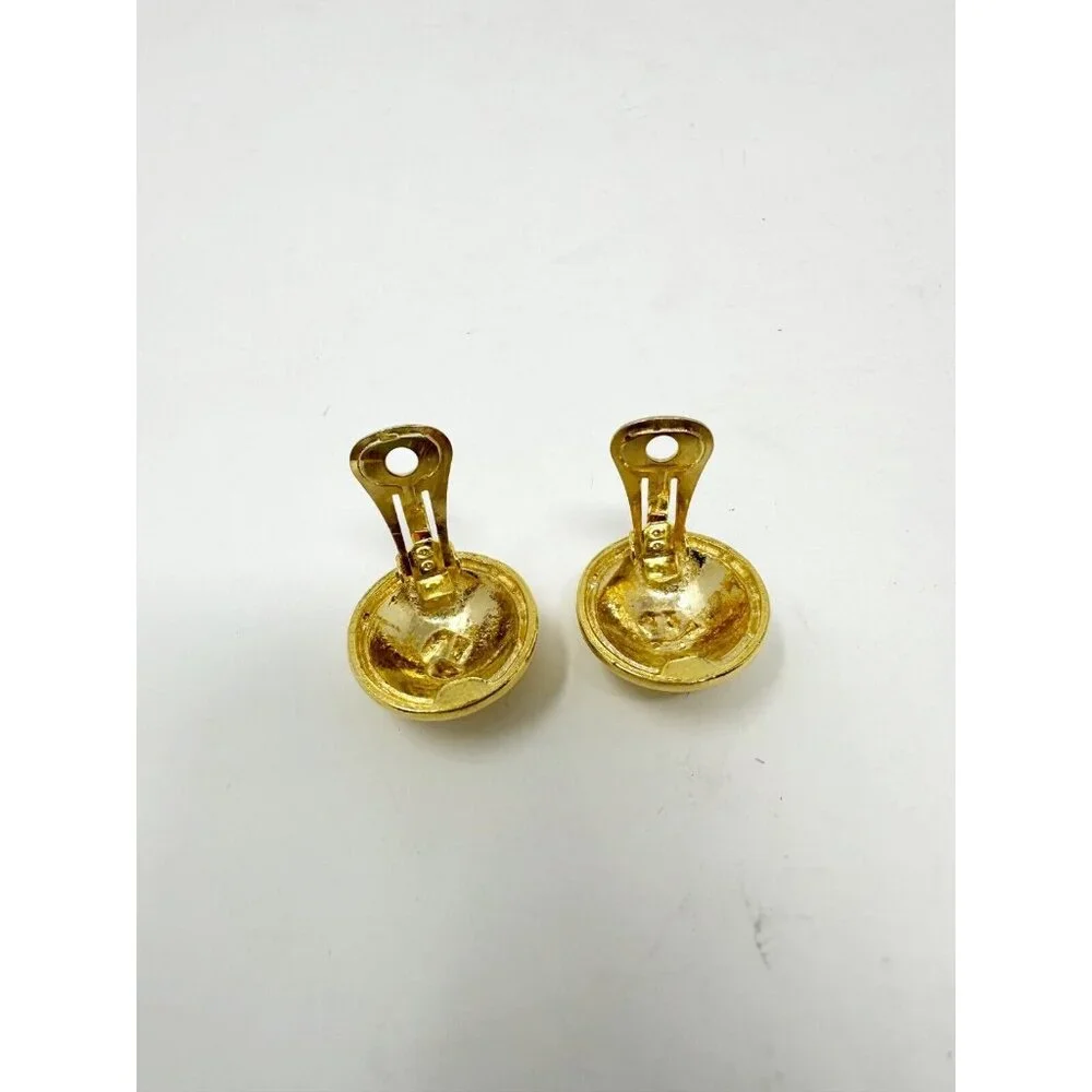 Chanel CC Logo Vintage Matelasse Gold Plated Round Clip On Earrings Rise On‎